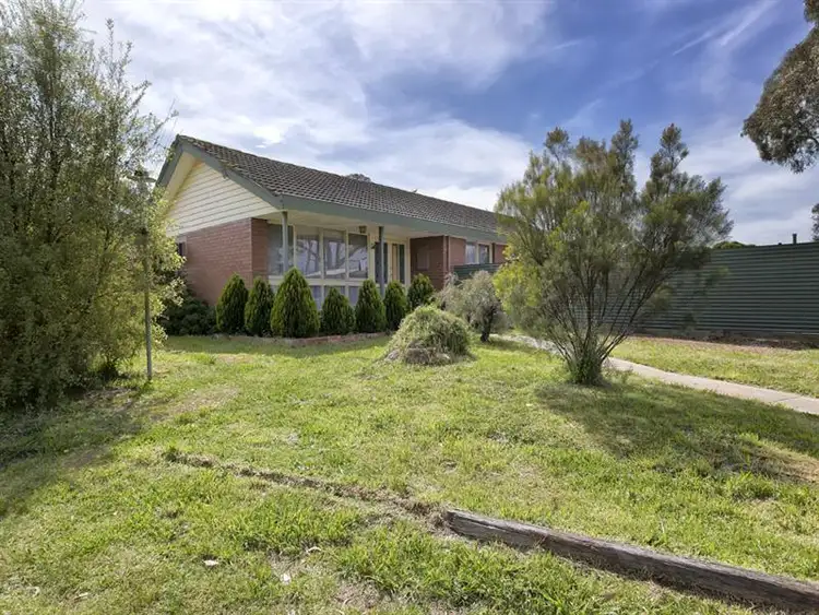 10 Ince Pl, Melton West VIC