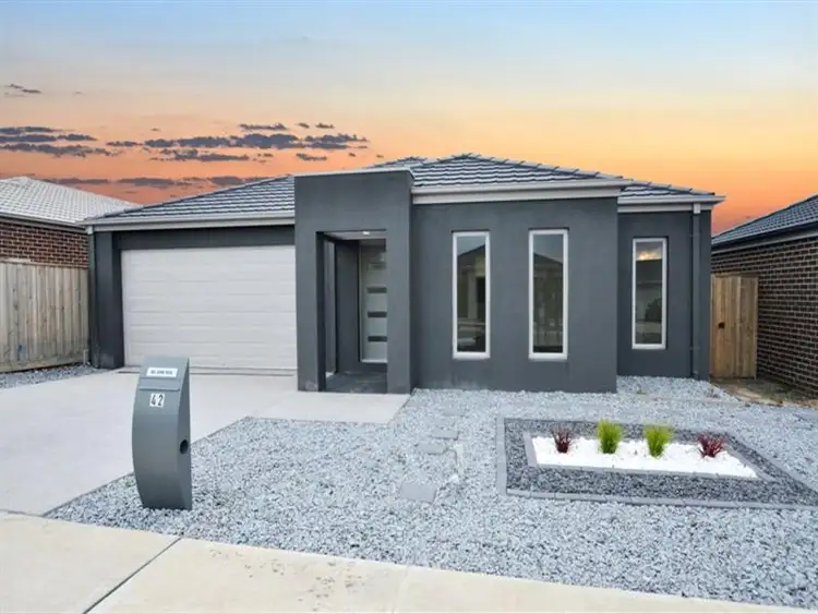 42 Dunraven Cres, Doreen VIC