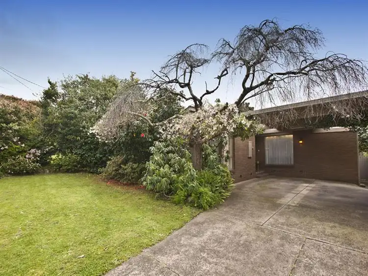 9 Leamington Cres, Glen Waverley VIC