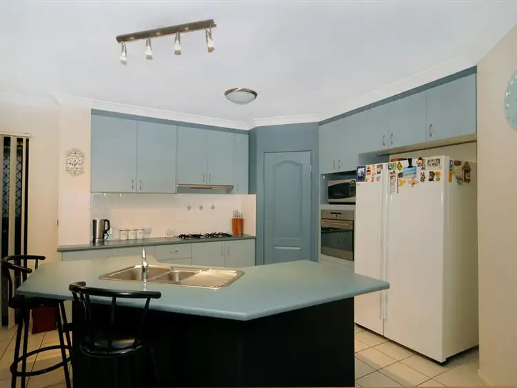 14 Banksdale Dr, Middle Ridge QLD