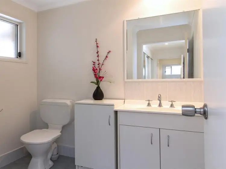 Sixth view of Homely house listing, 38 Roundelay Dr, Varsity Lakes QLD