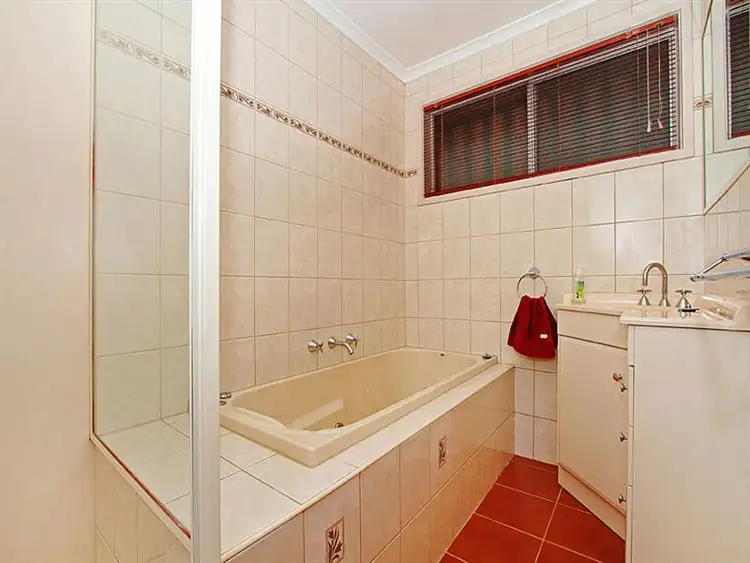 Seventh view of Homely house listing, 5 Ashton Cl, Mill Park VIC