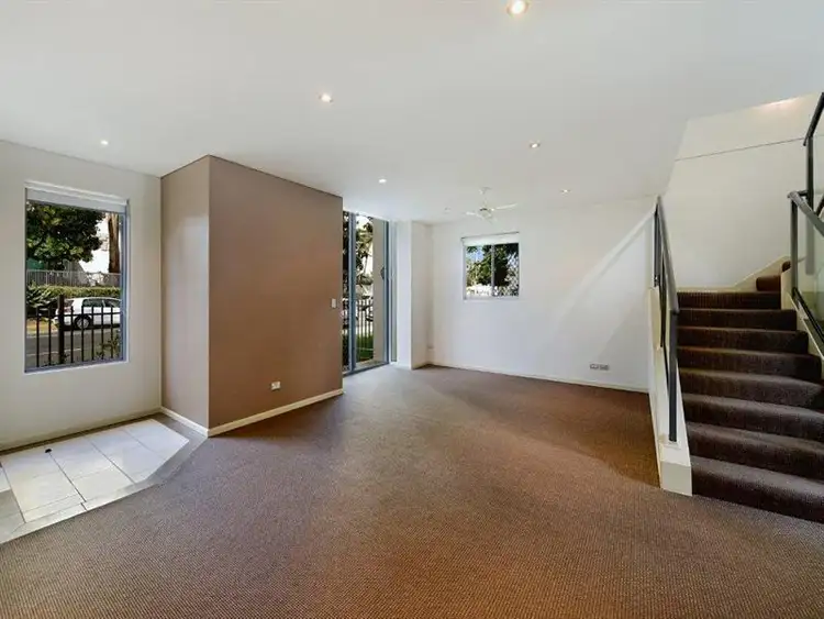 1 Aqua St, Southport QLD