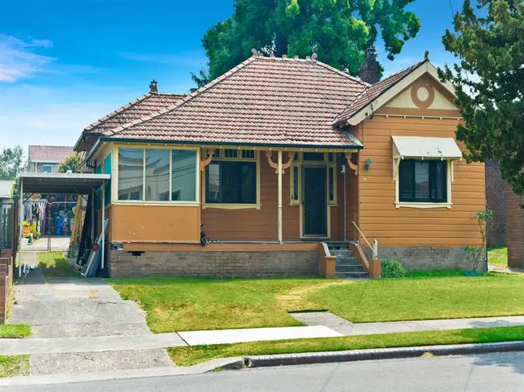 25 William St