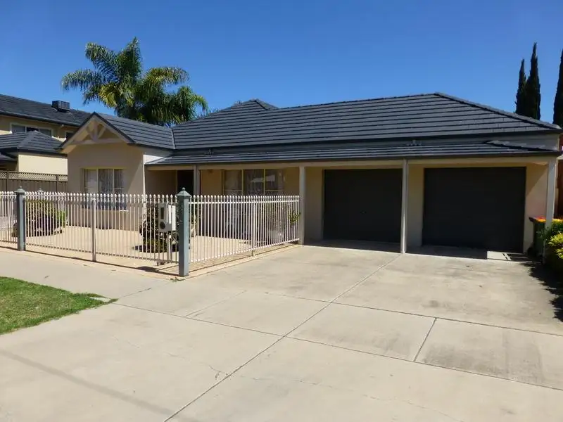 Main view of Homely townhouse listing, 1 - 83 Hare St, Echuca VIC