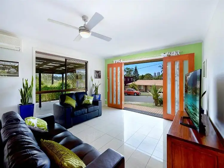 14 Salmon St, Southport QLD