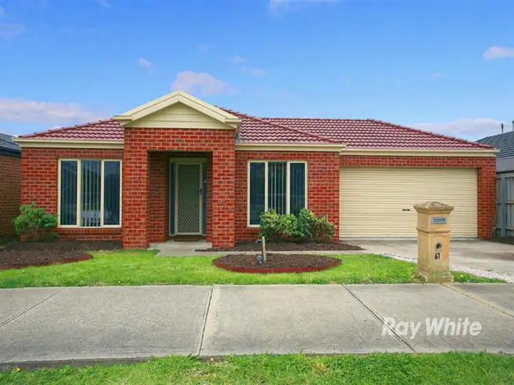 61 Pepperbush Cct, Cranbourne VIC