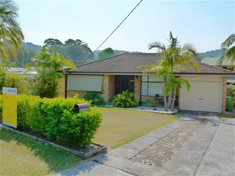 7 Golden Ave, Point Clare NSW