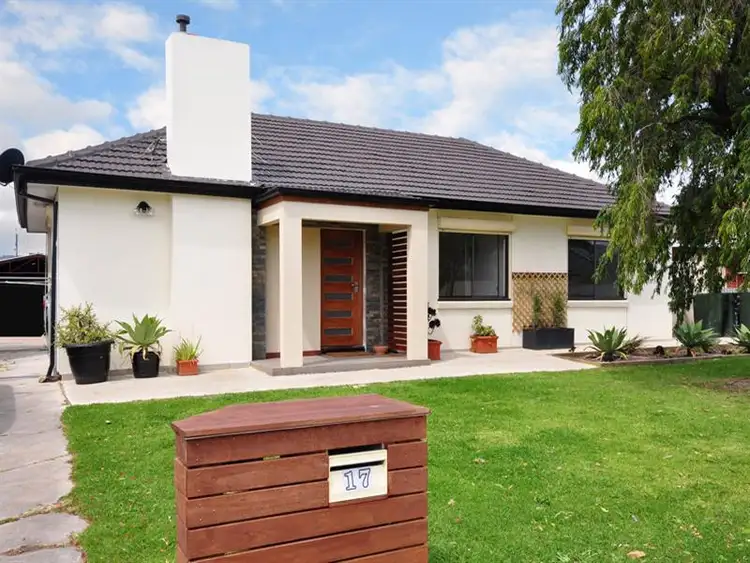 17 Wingfield St, Clovelly Park SA