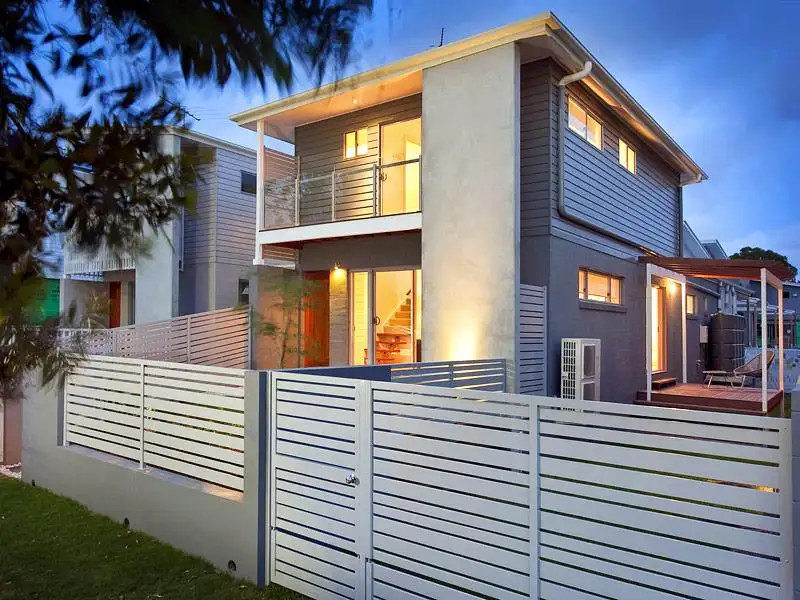 Main view of Homely townhouse listing, 4/125 Bulimba St, Bulimba QLD