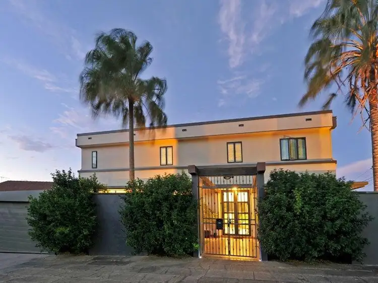 126 Fifth Ave, Balmoral QLD