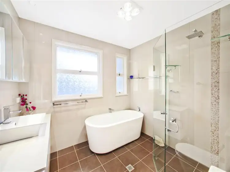 Fourth view of Homely house listing, 140 Oliver St, Curl Curl NSW