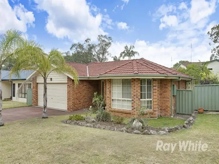 4 Lakeshore Cl, Kilaben Bay NSW