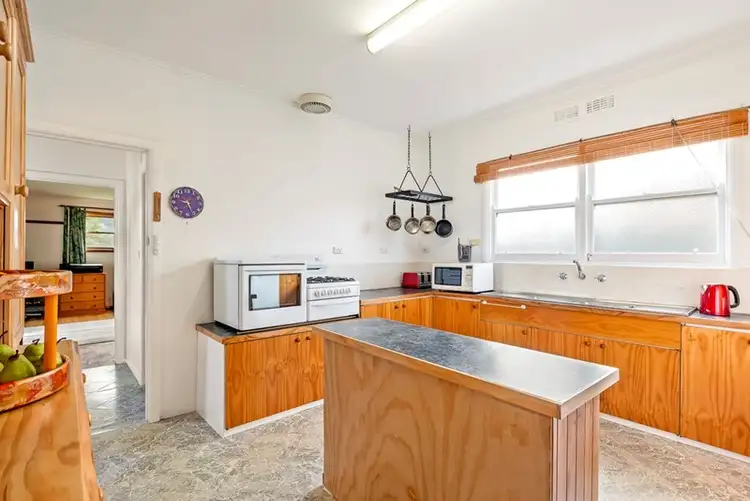 Fourth view of Homely house listing, 5 Leigh Street, Huntingdale VIC 3166