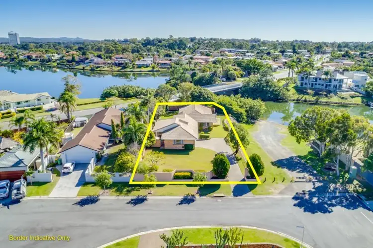 1 Cheviot Close, Benowa Waters QLD 4217