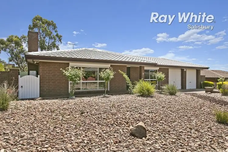 7 Mary-Alice Drive, Para Hills SA 5096