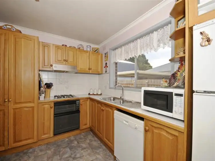 73 Geoffrey Drive (Front House), Kilsyth VIC 3137