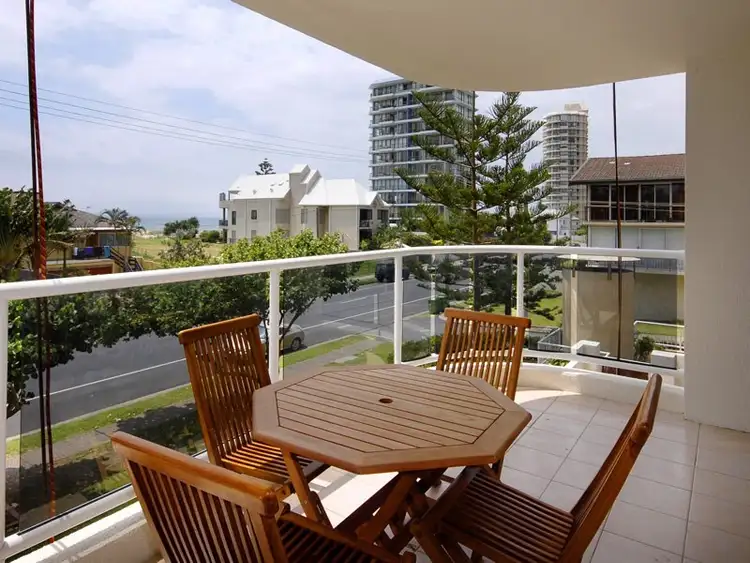 59 Pacific Street, Main Beach QLD 4217