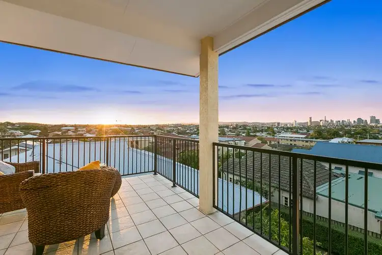 52B Amelia Street, Coorparoo QLD 4151