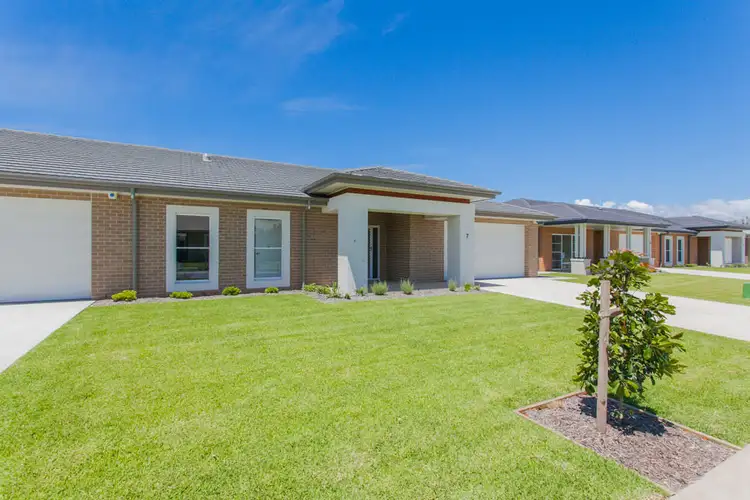 4 Cockatoo Court, Fullerton Cove NSW 2318