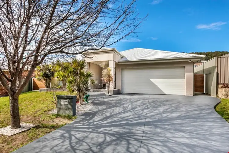 16 Cascade Circuit, Albion Park NSW 2527