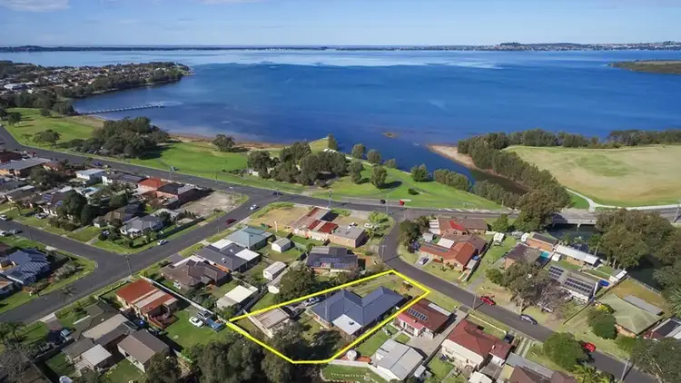Third view of Homely house listing, 4 Oaks Avenue, Kanahooka NSW 2530