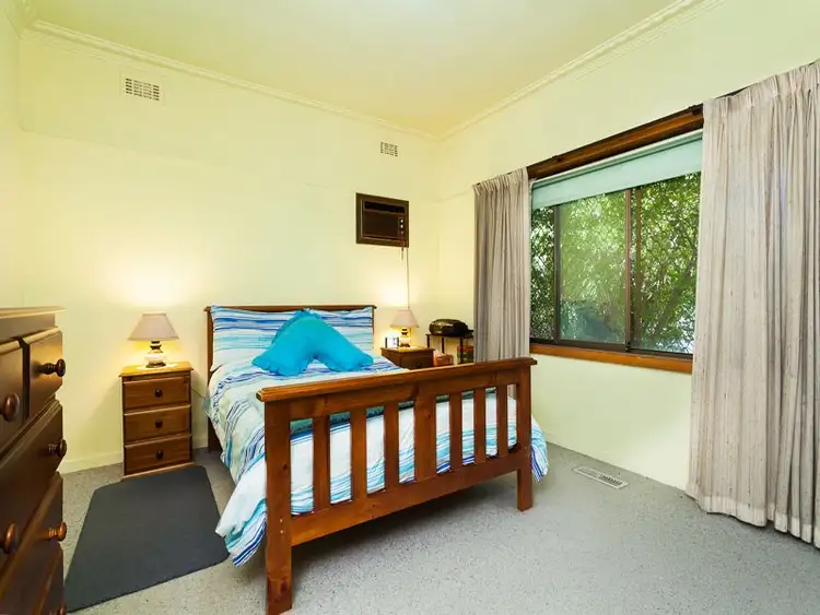Fifth view of Homely house listing, 136 Rowans Road, Moorabbin VIC 3189