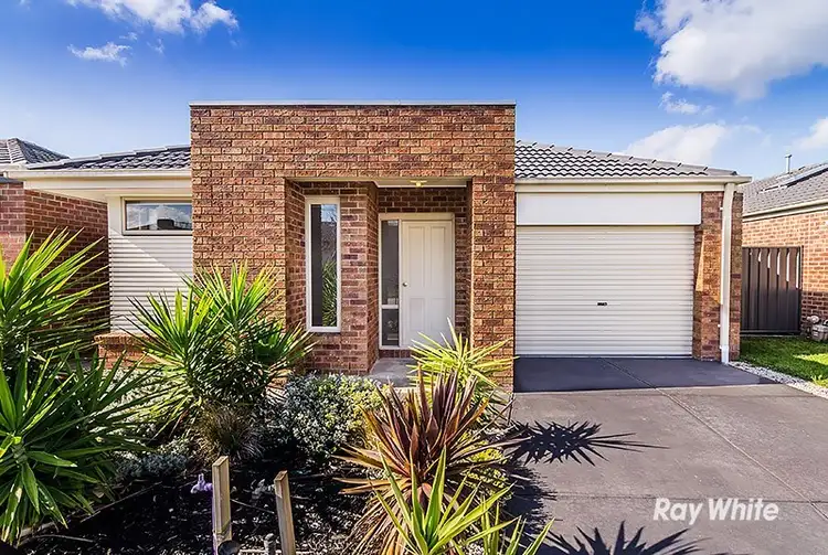39 Kindred Avenue, Cranbourne North VIC 3977