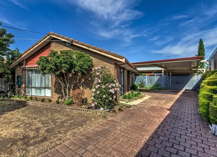 8 Cavell Close, St Albans VIC 3021