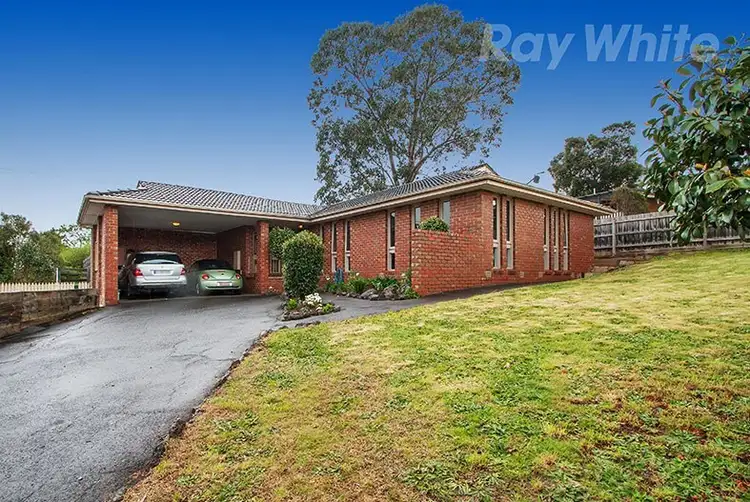 4 ARKARRA Court, Mooroolbark VIC 3138