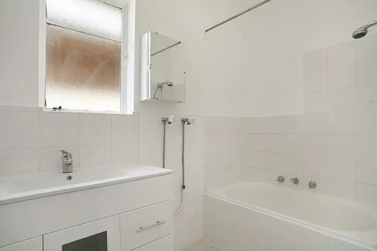 Fourth view of Homely unit listing, 13/117 Como Parade East, Parkdale VIC 3195