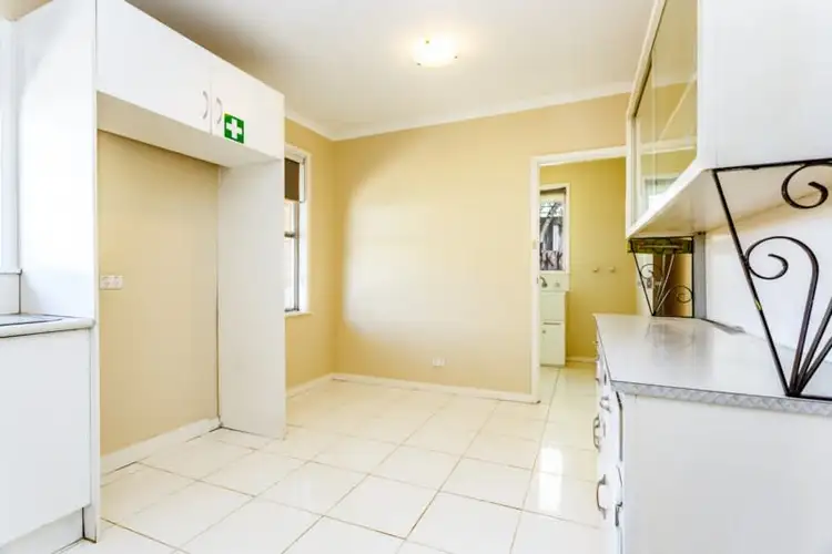 Fifth view of Homely house listing, 471 Barry Road, Dallas VIC 3047