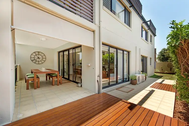 Main view of Homely apartment listing, 5/157 Riding Road, Balmoral QLD 4171