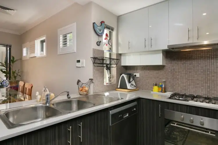 Sixth view of Homely house listing, 7/8 Wanarie View, Beeliar WA 6164