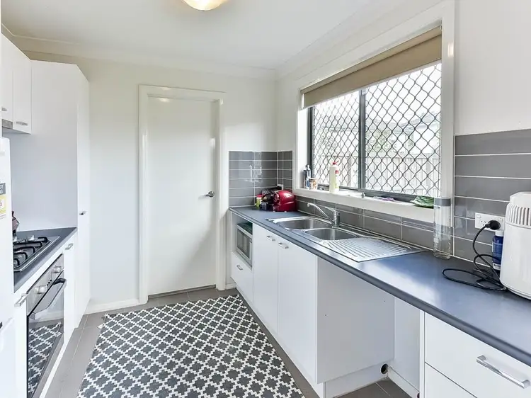 40 Sovereign Circuit, Glenfield NSW 2167