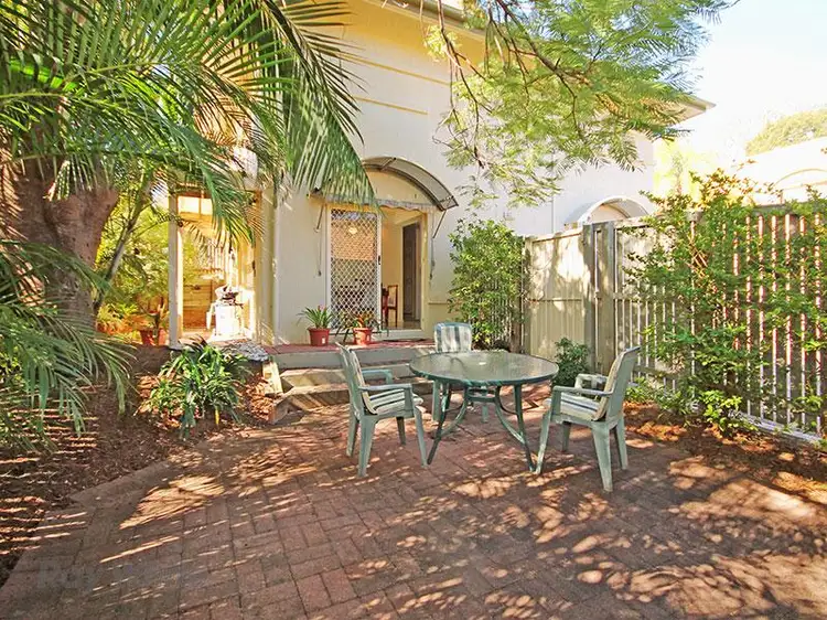 2/20 Dean Street, Toowong QLD 4066