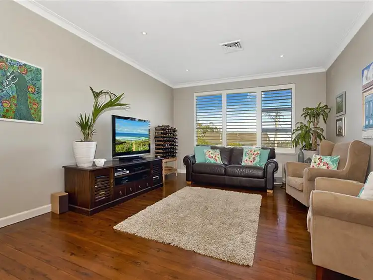 Fifth view of Homely house listing, 8 Finian Avenue, Killarney Heights NSW 2087