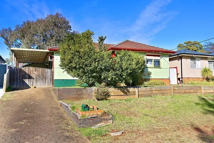 14 Dampier Crescent, Fairfield West NSW 2165