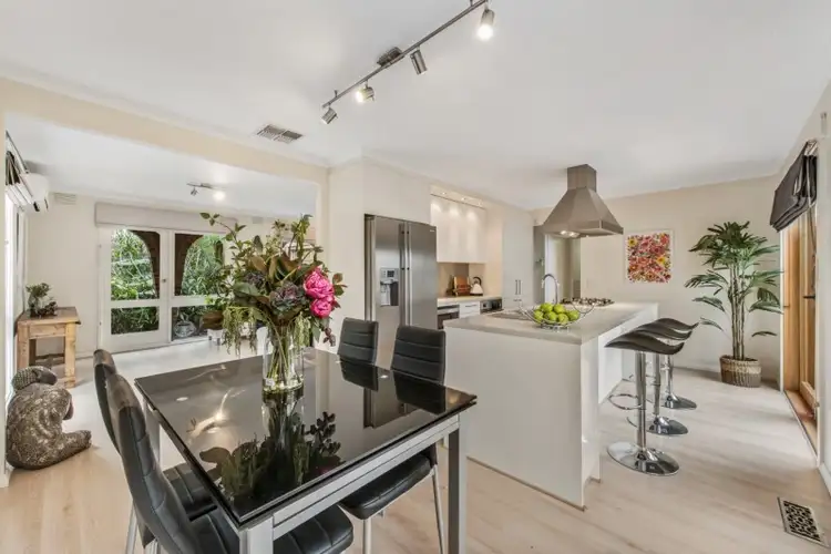 25 Westmore Drive, Heathmont VIC 3135