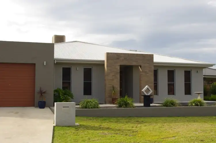 1 Box Tree Place, Inverell NSW 2360