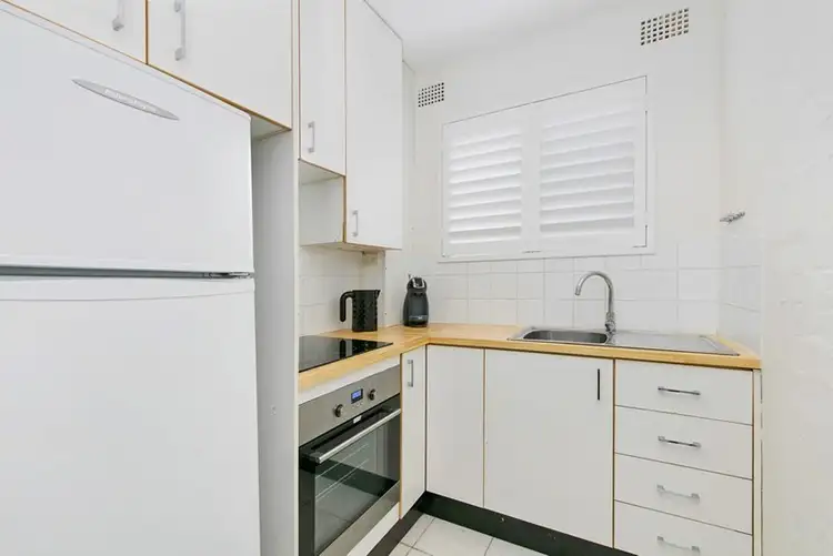 Third view of Homely apartment listing, 8/33 Dalley Street, Queenscliff NSW 2096