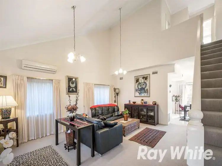 33 Bright Place, Blackburn South VIC 3130