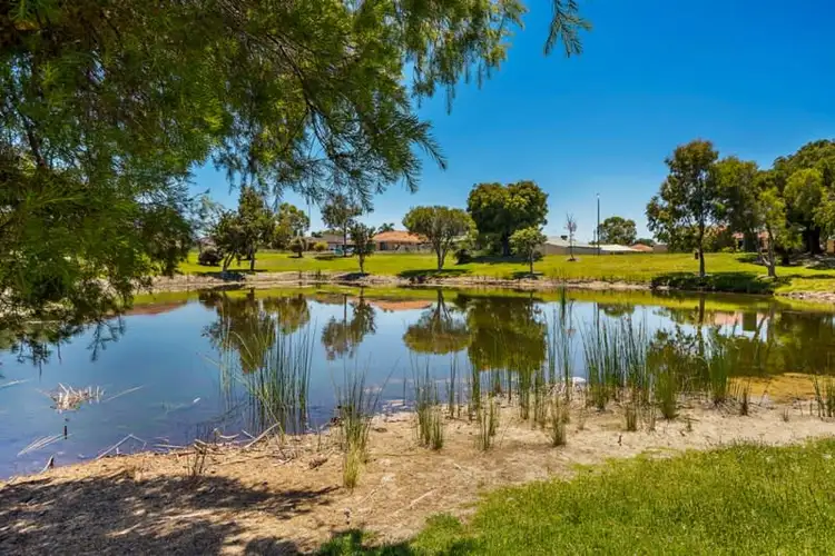 13 Strasbourg Ramble, Port Kennedy WA 6172
