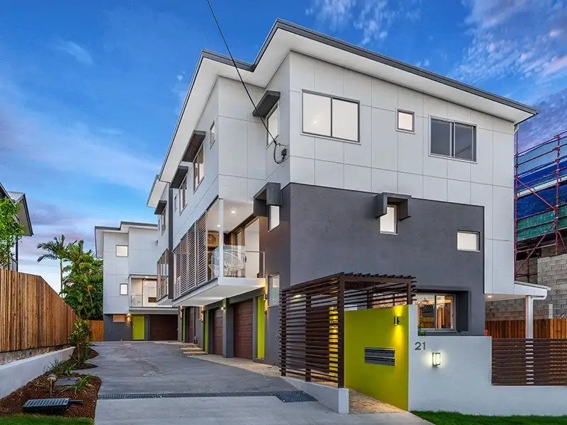 Main view of Homely townhouse listing, 2/21 Pickwick Street, Cannon Hill QLD 4170