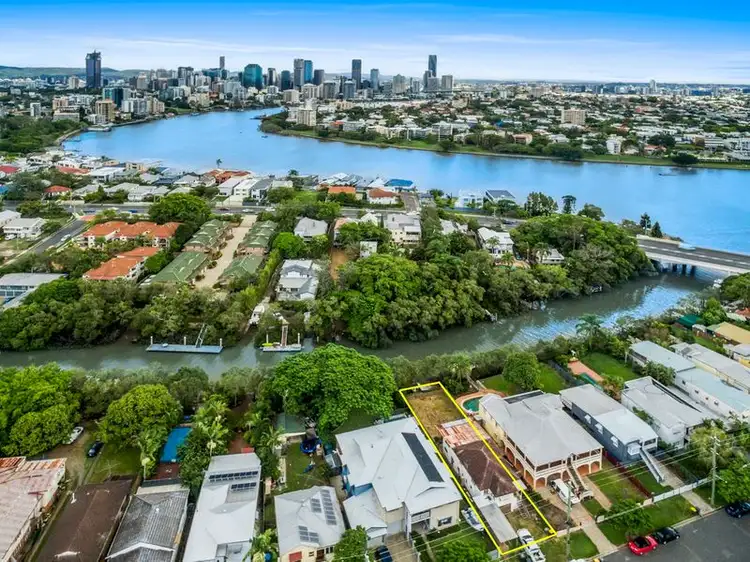 35 Gillan Street, Norman Park QLD 4170