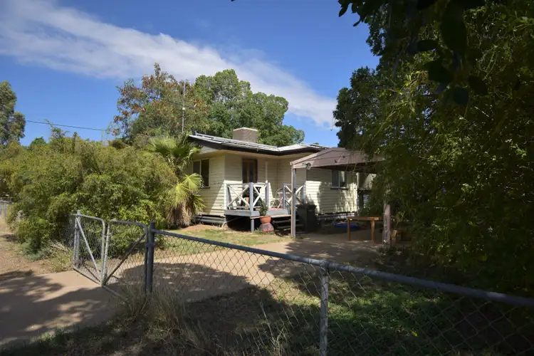 11 Jabiru Street, Longreach QLD 4730
