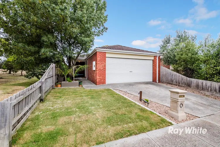 17 Cirai Crescent, Cranbourne West VIC 3977