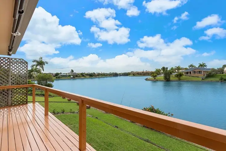25 Southlake Drive, Varsity Lakes QLD 4227