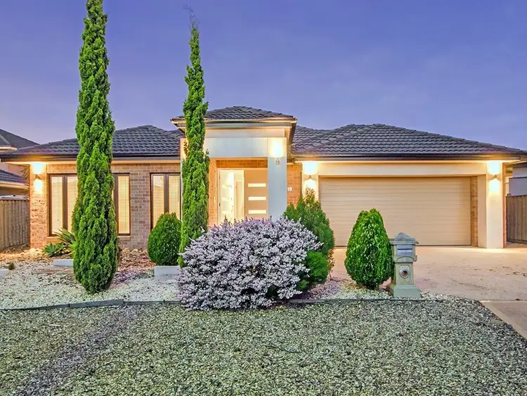 18 Boathouse Place, Sanctuary Lakes VIC 3030