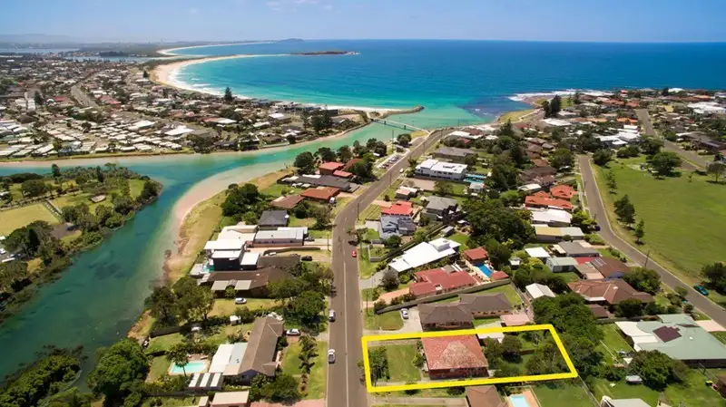 Main view of Homely block of units listing, 10 Headland Parade, Barrack Point NSW 2528